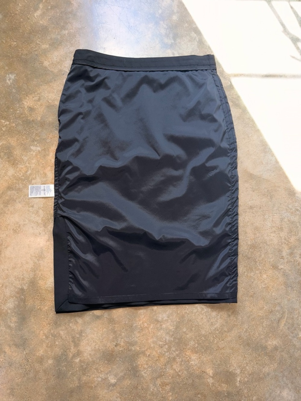 Banana Republic Black Pencil Skirt - Size 6 - Picture 10 of 11